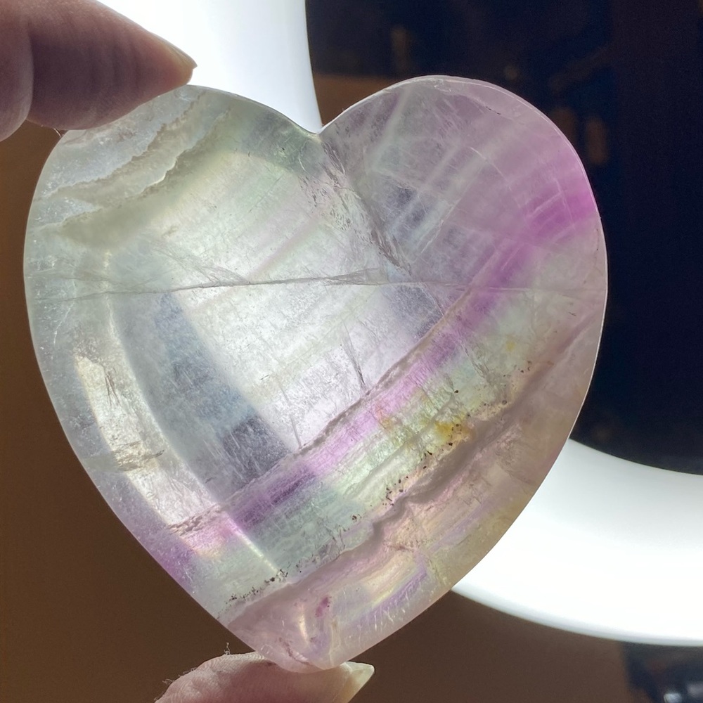 Fluorite Heart Bowl - Picture 9 of 15